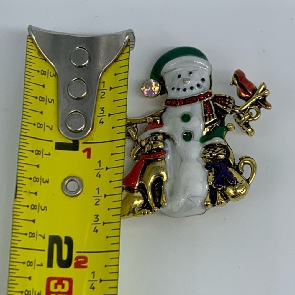 New Christmas snowman brooch or pin with cat & dog - Picture 4 of 8